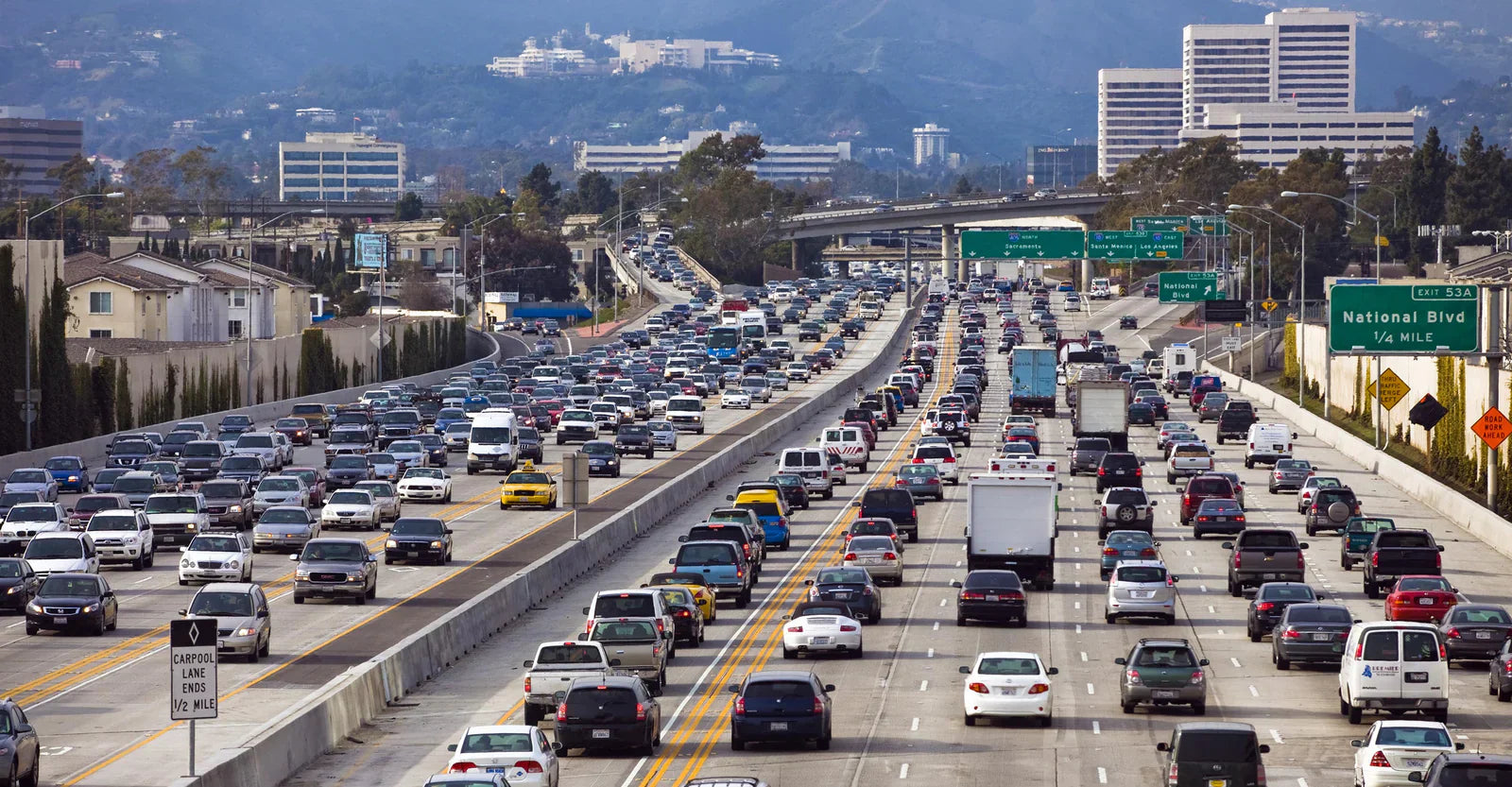 Freeway traffic pollution