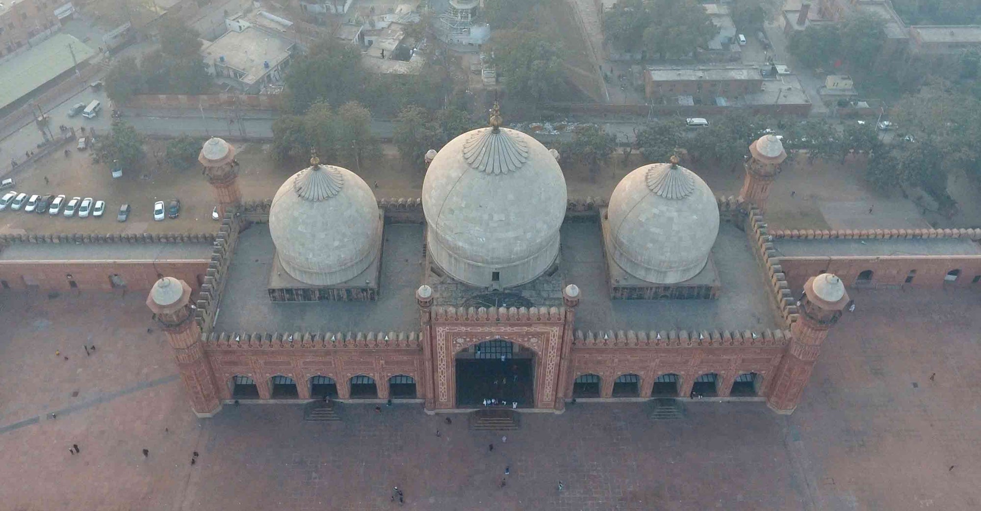 Building with smog in Pakistan